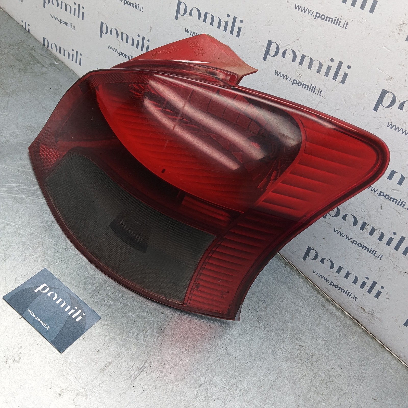 Pomili Fanaleria fanale posteriore Toyota Yaris II destro 815510D251 usato