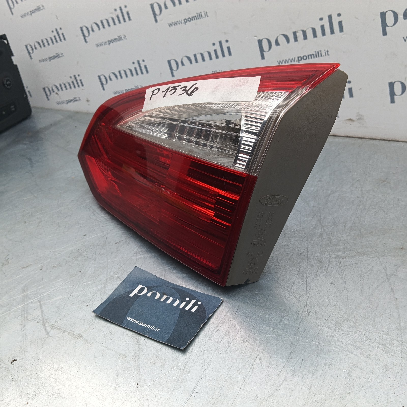 Pomili Fanaleria Ford Focus Station Wagon fanale posteriore destro interno portellone usato