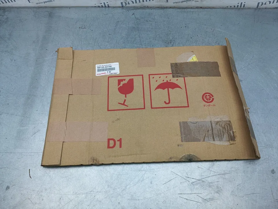 Pomili Cristalli Toyota RAV4 vetro fisso laterale destro posteriore nuovo
