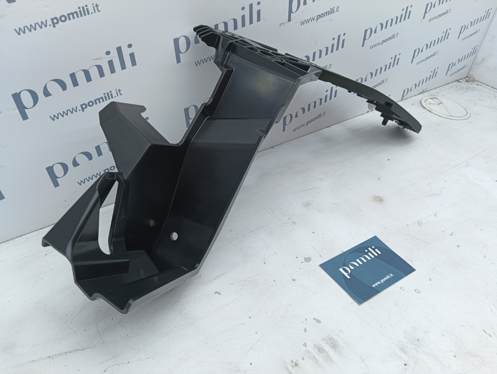 Pomili Paraurti posteriore Staffa supporto destro Ford Mustang Mach-E LJ8B 17E850 AE