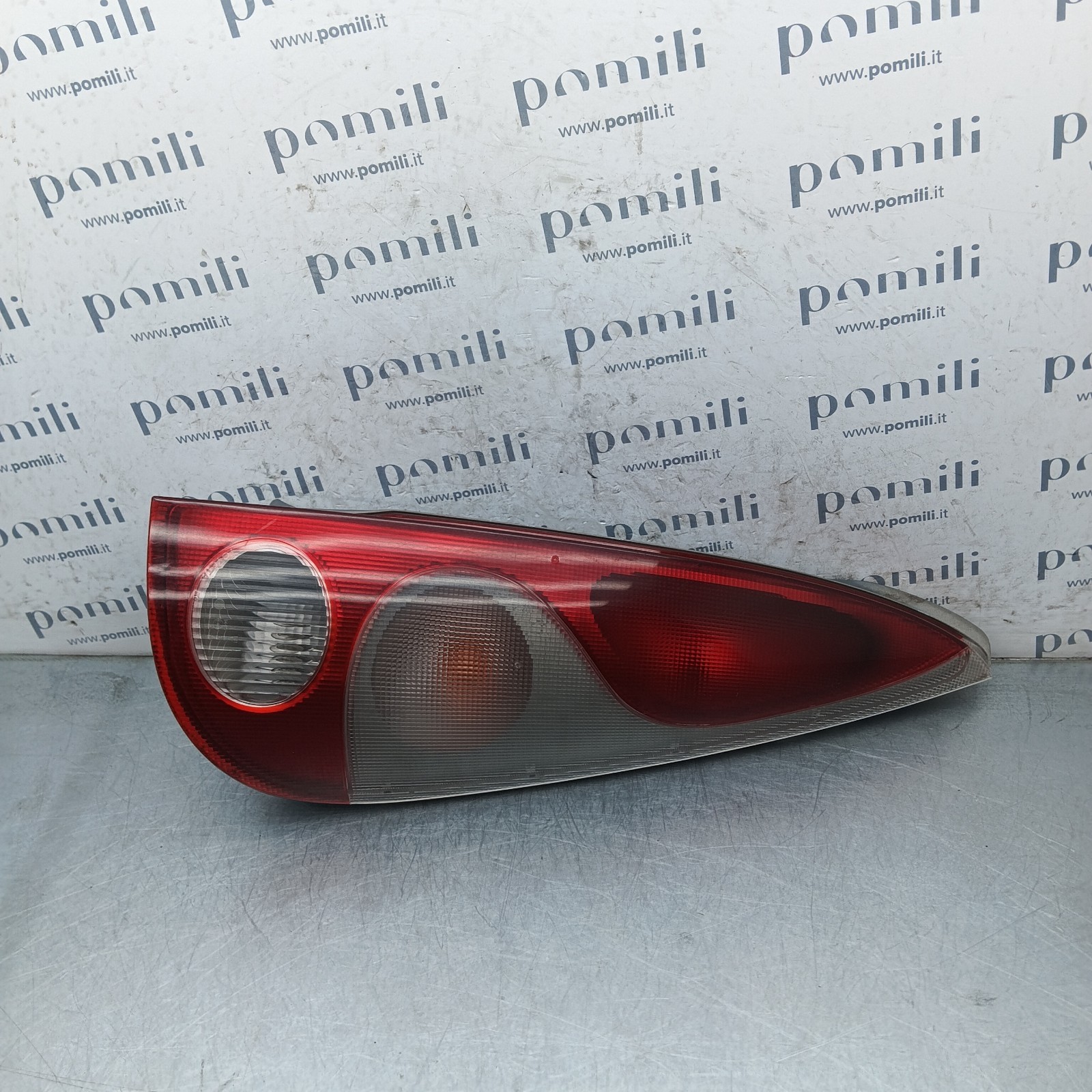 Pomili Fanaleria Toyota Yaris Verso fanale posteriore destro usato