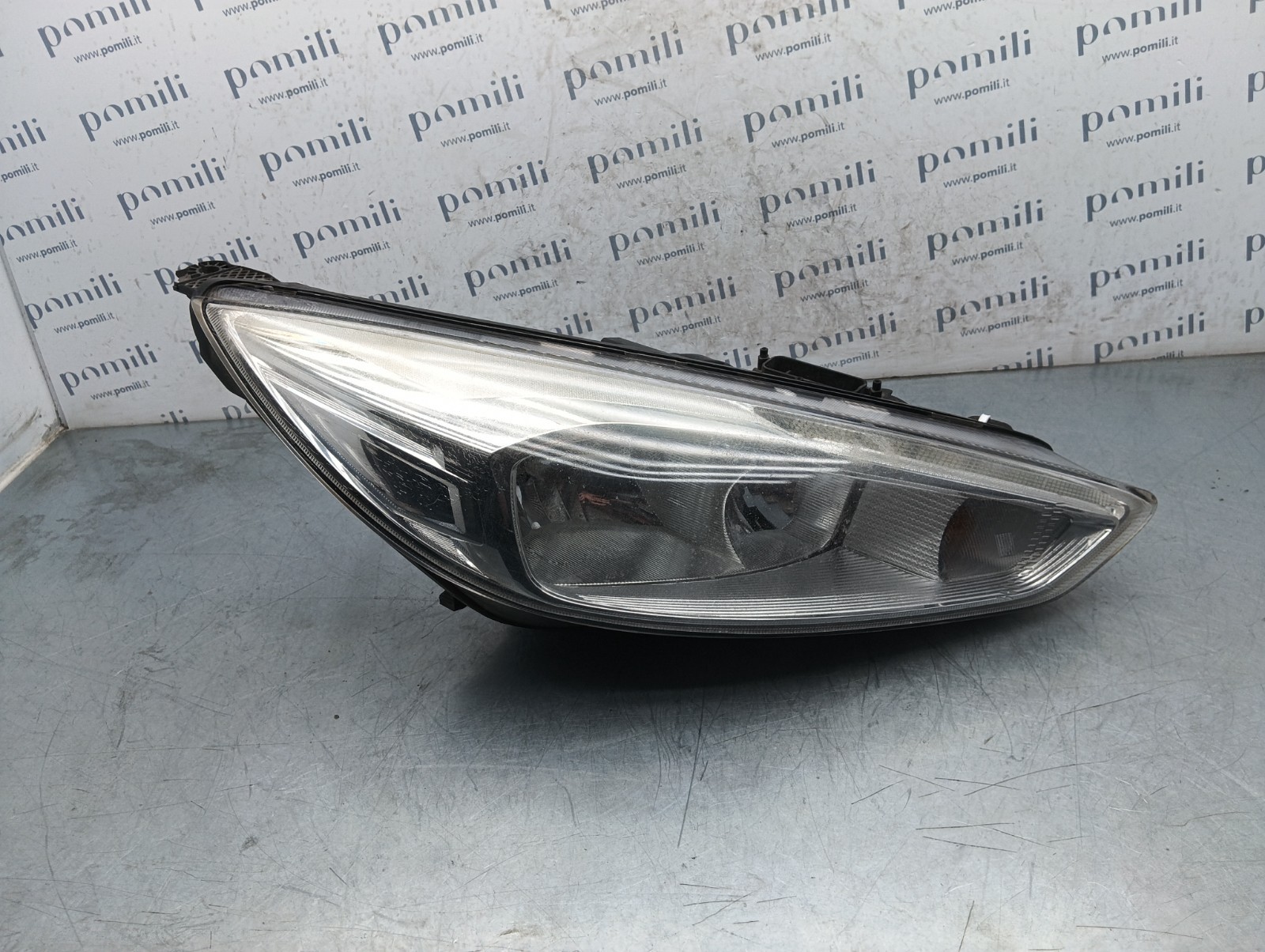 Pomili Fanaleria Faro anteriore destro Ford Focus III F1EB-13W029 usato