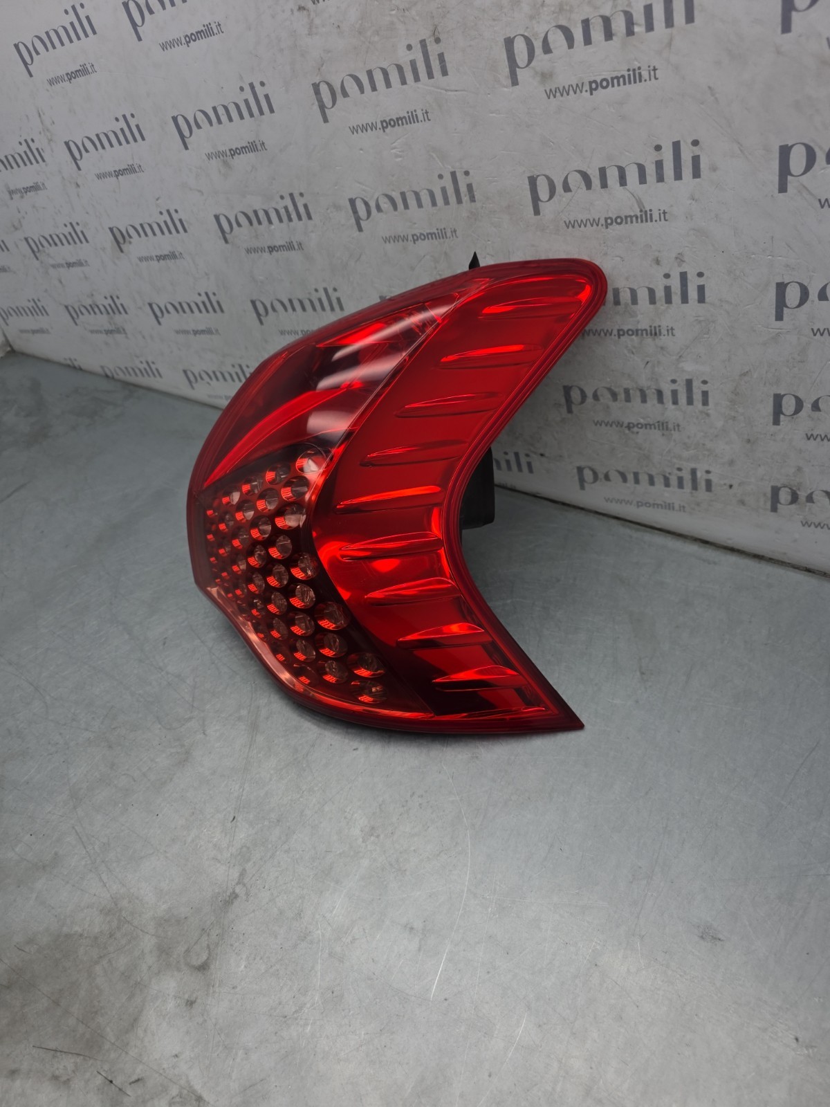Pomili Fanaleria Fanale posteriore destro Peugeot 3008 2009-2016 usato OEM 9683460780