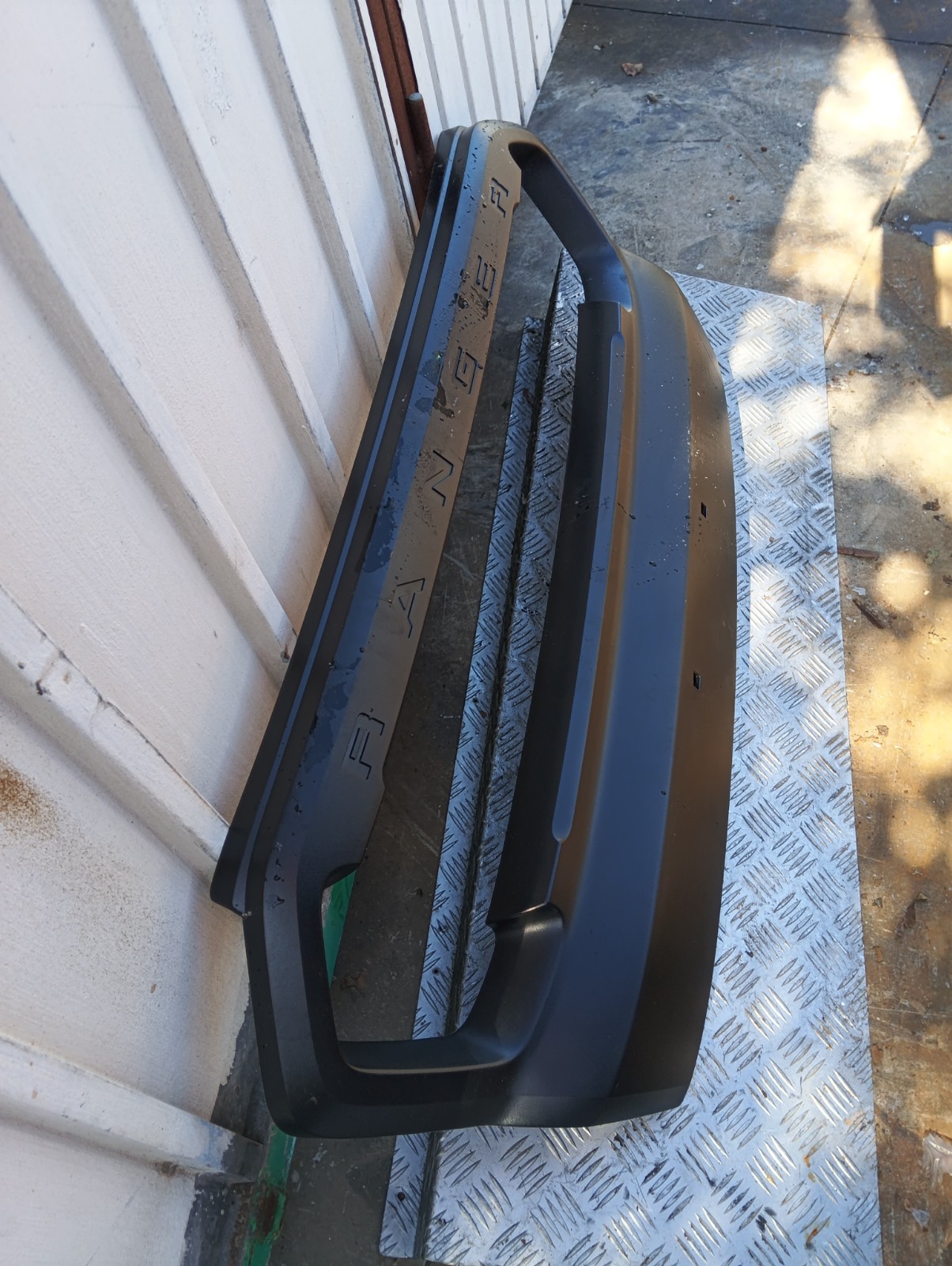Pomili Paraurti anteriore Cornice griglia Ford Ranger IV lift 2016+ EB3B-8B189-A nuova