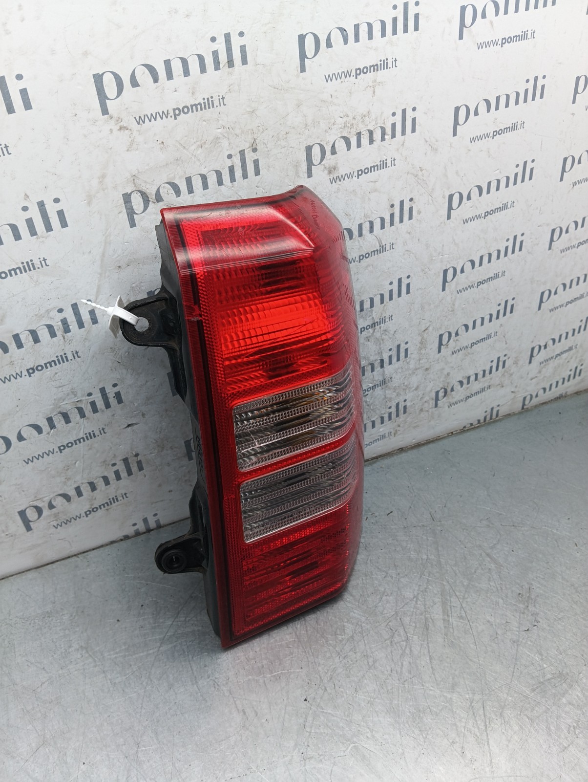 Pomili Fanaleria Fanale posteriore destro Jeep Patriot (2007-2016) 05116240AC usato