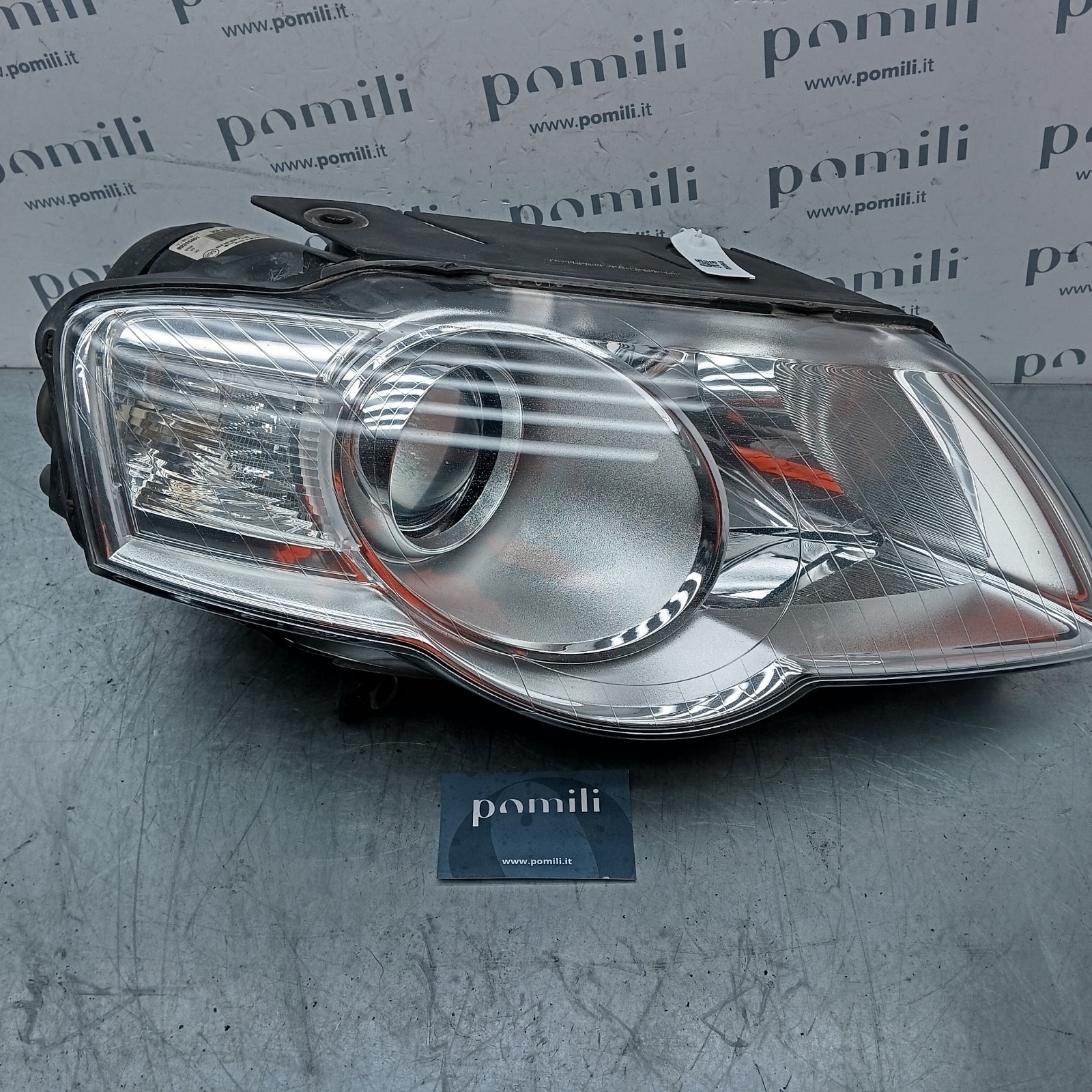 Pomili Fanaleria Volkswagen Passat B6 faro anteriore destro 89316401 usato
