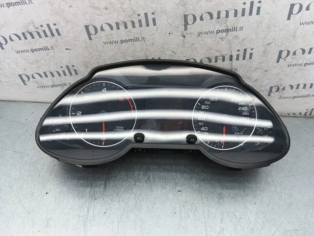 Pomili Rivestimenti interni e parti interne Quadro strumenti Audi Q5 8R 8R0920931B usato