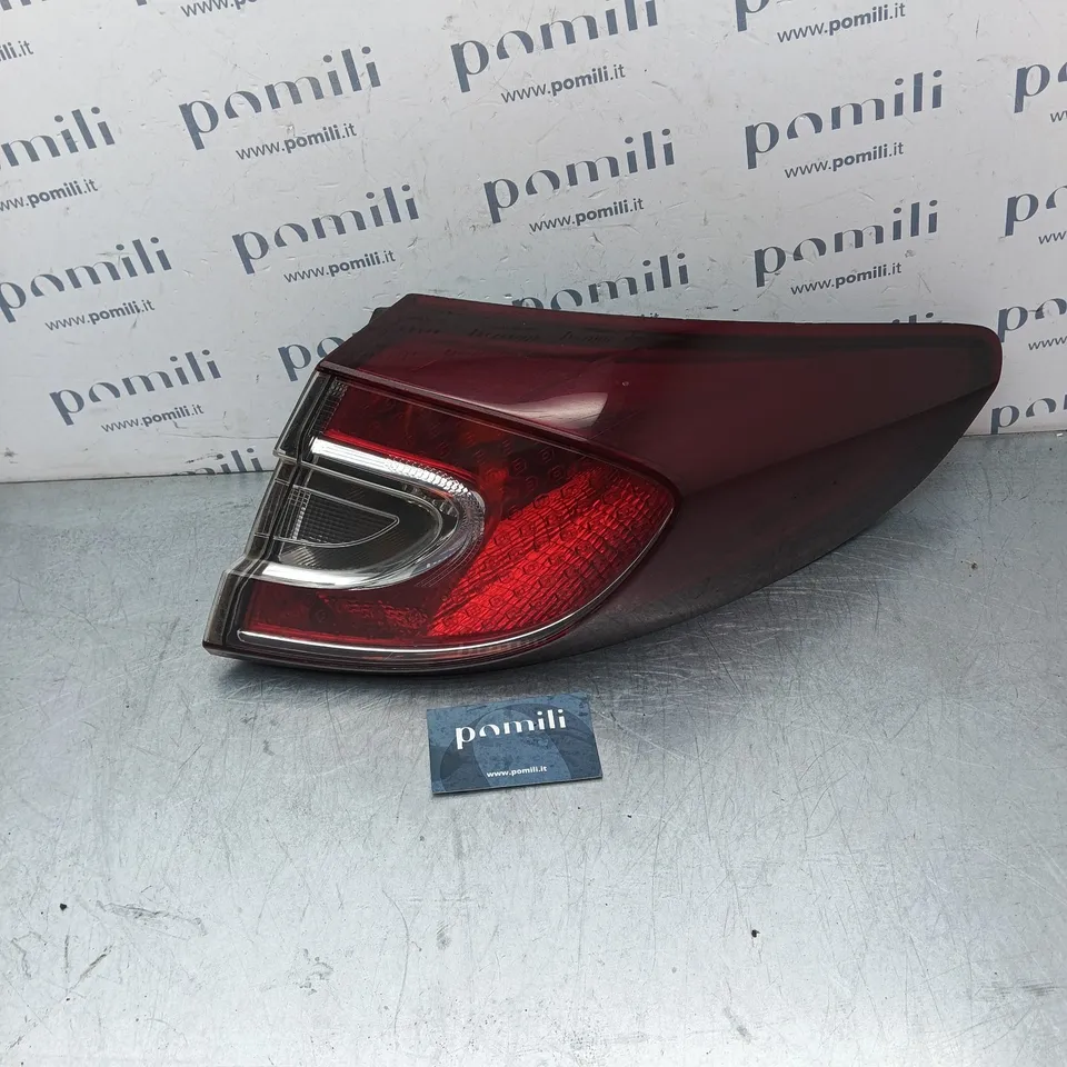 Pomili Fanaleria fanale posteriore destro Renault Megane III Grandtour 265500010R usato