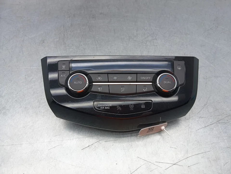 Pomili Climatizzazione Pannello comandi aria condizionata Nissan Qashqai J11 275004EA0A usato