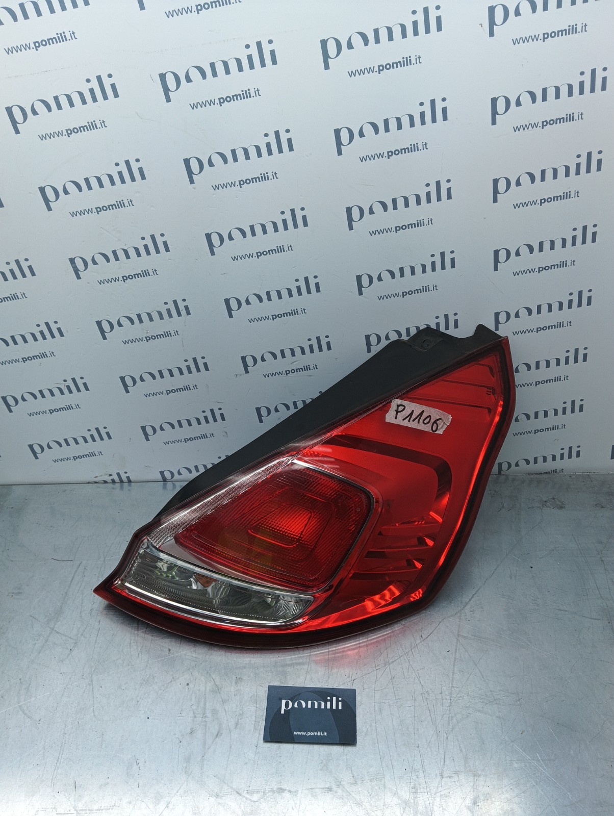 Pomili Fanaleria Ford Fiesta Mk7 hatchback C1BB-13404-A fanale posteriore destro usato
