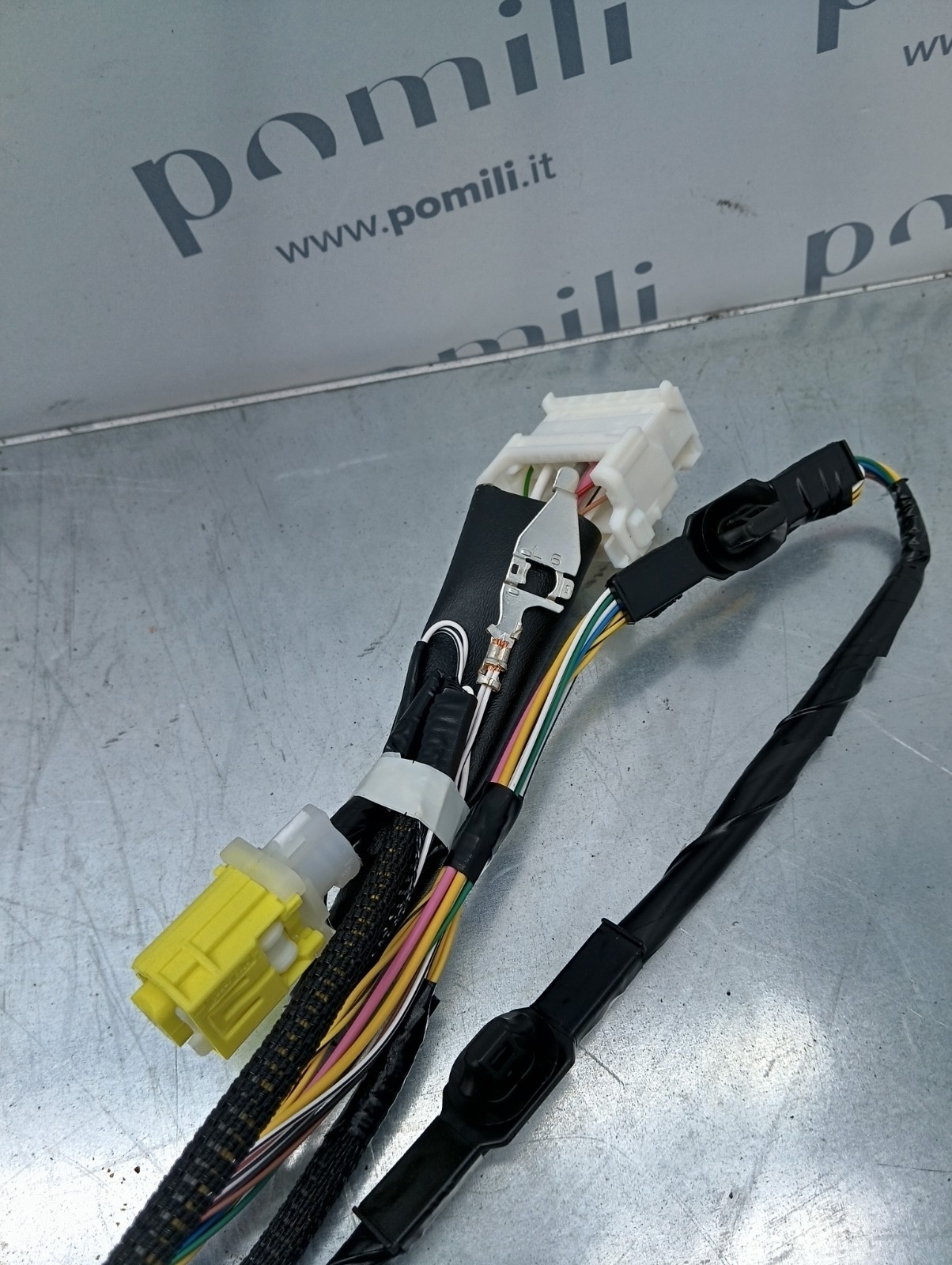 Pomili Motorini avviamento, alternatori, ECU e cavi Toyota Yaris cablaggio porta anteriore sinistra