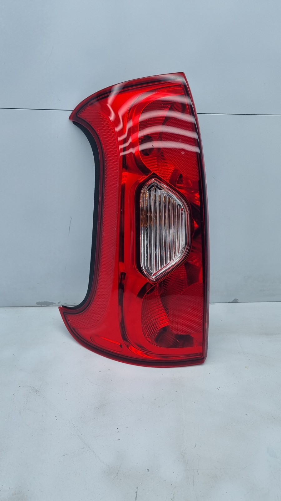 Pomili Fanaleria Fanale posteriore sinistro Fiat Panda 312 521023570 usato