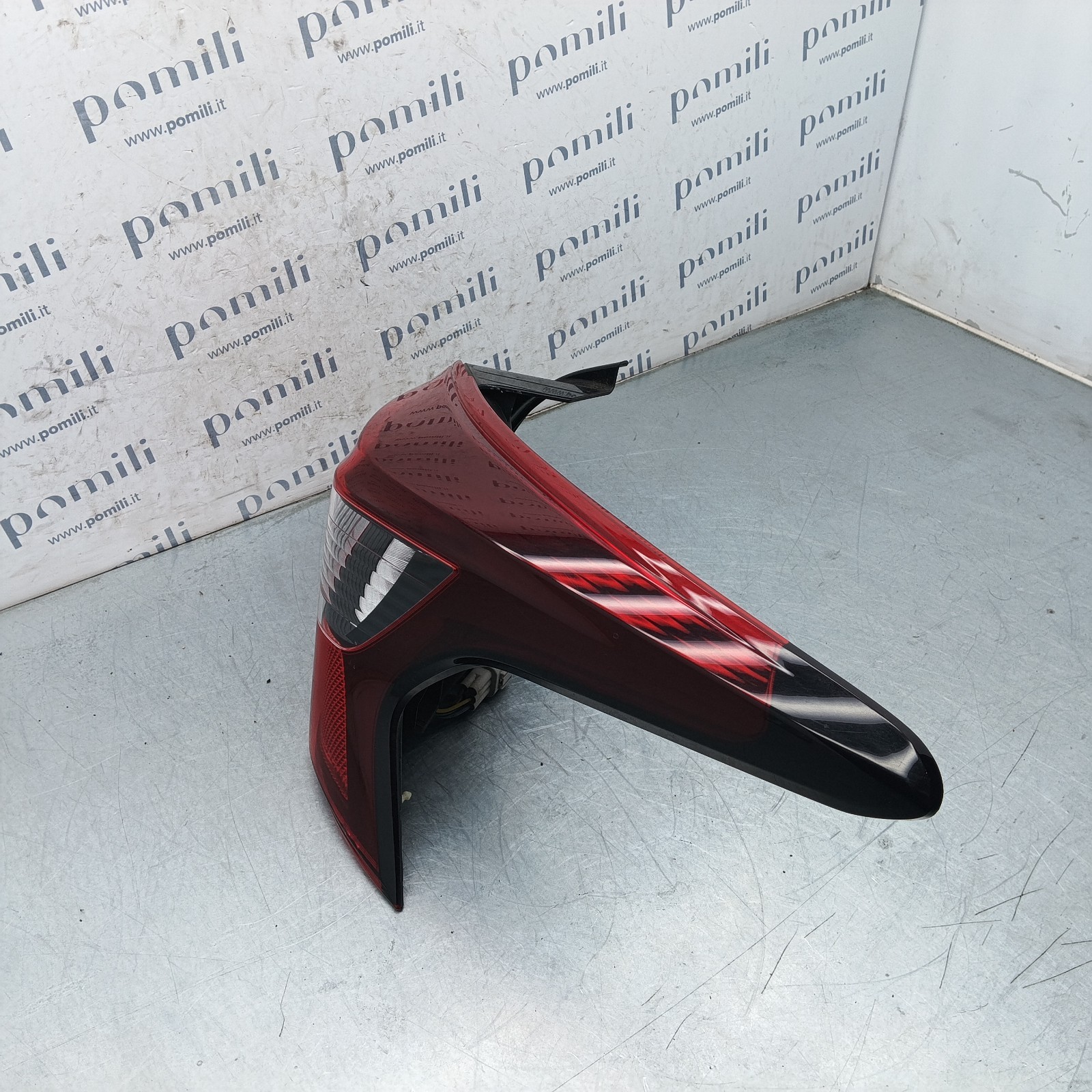Pomili Fanaleria Nissan Micra K14 fanale posteriore destro usato