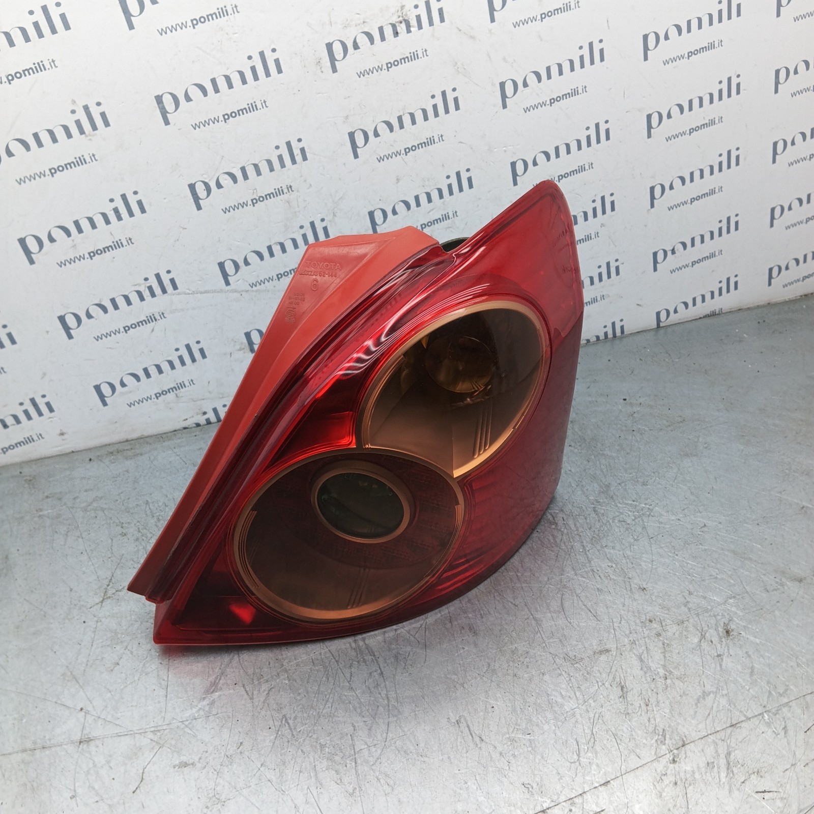 Pomili Fanaleria Toyota Yaris Sport II fanale posteriore destro 81561-52500 usato