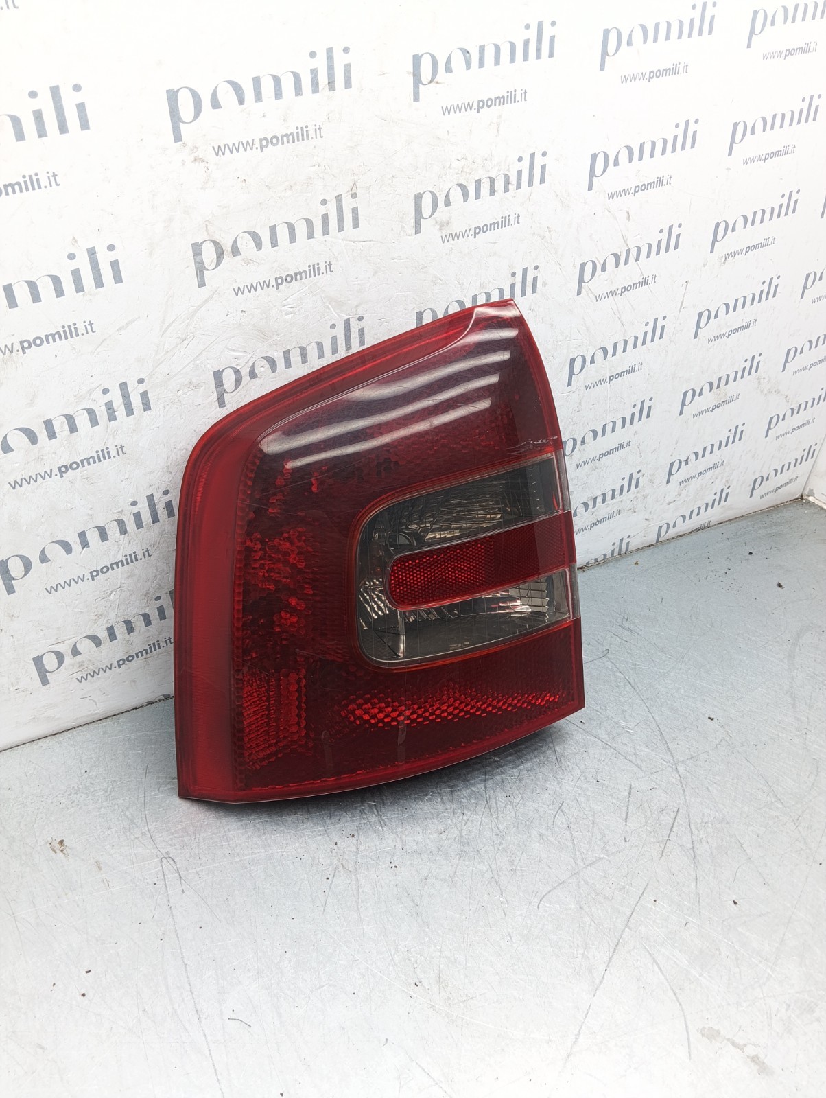 Pomili Fanaleria Skoda Octavia fanale posteriore sinistro 2004-2008 usato