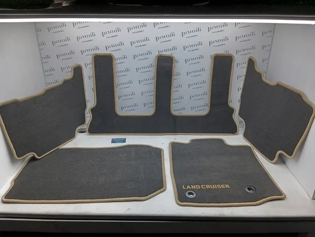 Pomili Rivestimenti interni e parti interne Kit tappetini Toyota Land Cruiser PZ410-J2351-FN nero beige