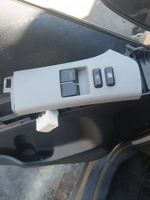 Pomili Rivestimenti interni e parti interne Alzacristallo elettrico anteriore sinistro Toyota Yaris 2005-2012