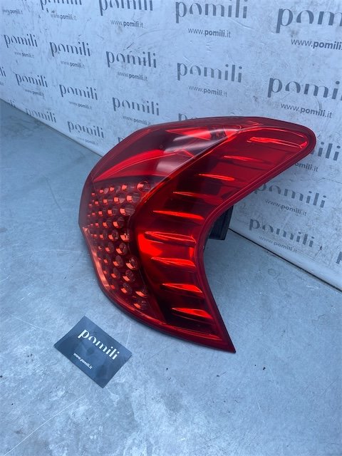 Pomili Fanaleria Fanale post. parte est. DX PEUGEOT 3008 (04/09>10/13<) destro