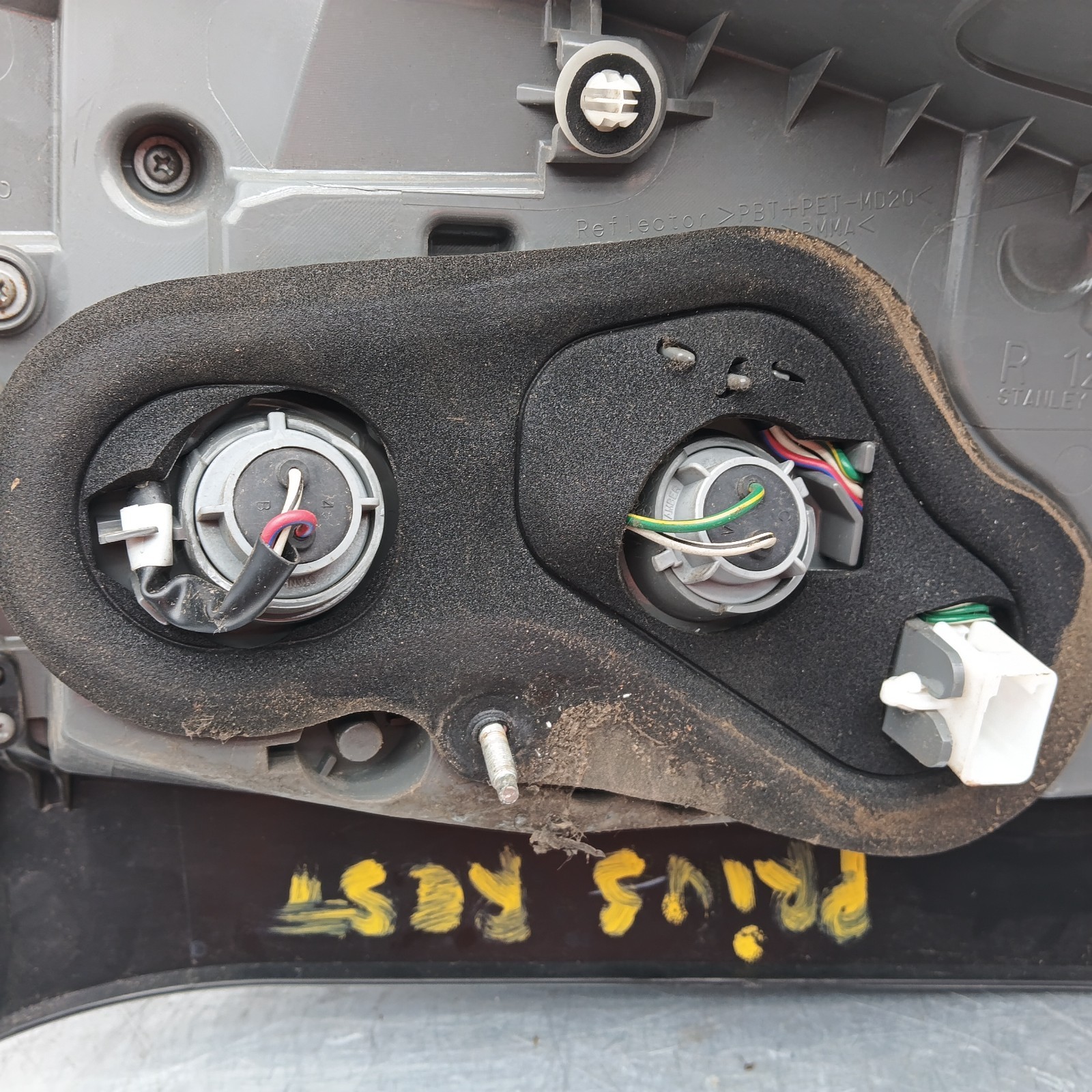Pomili Fanaleria Toyota Prius (2009-2015) 81551-47170 fanale posteriore destro usato