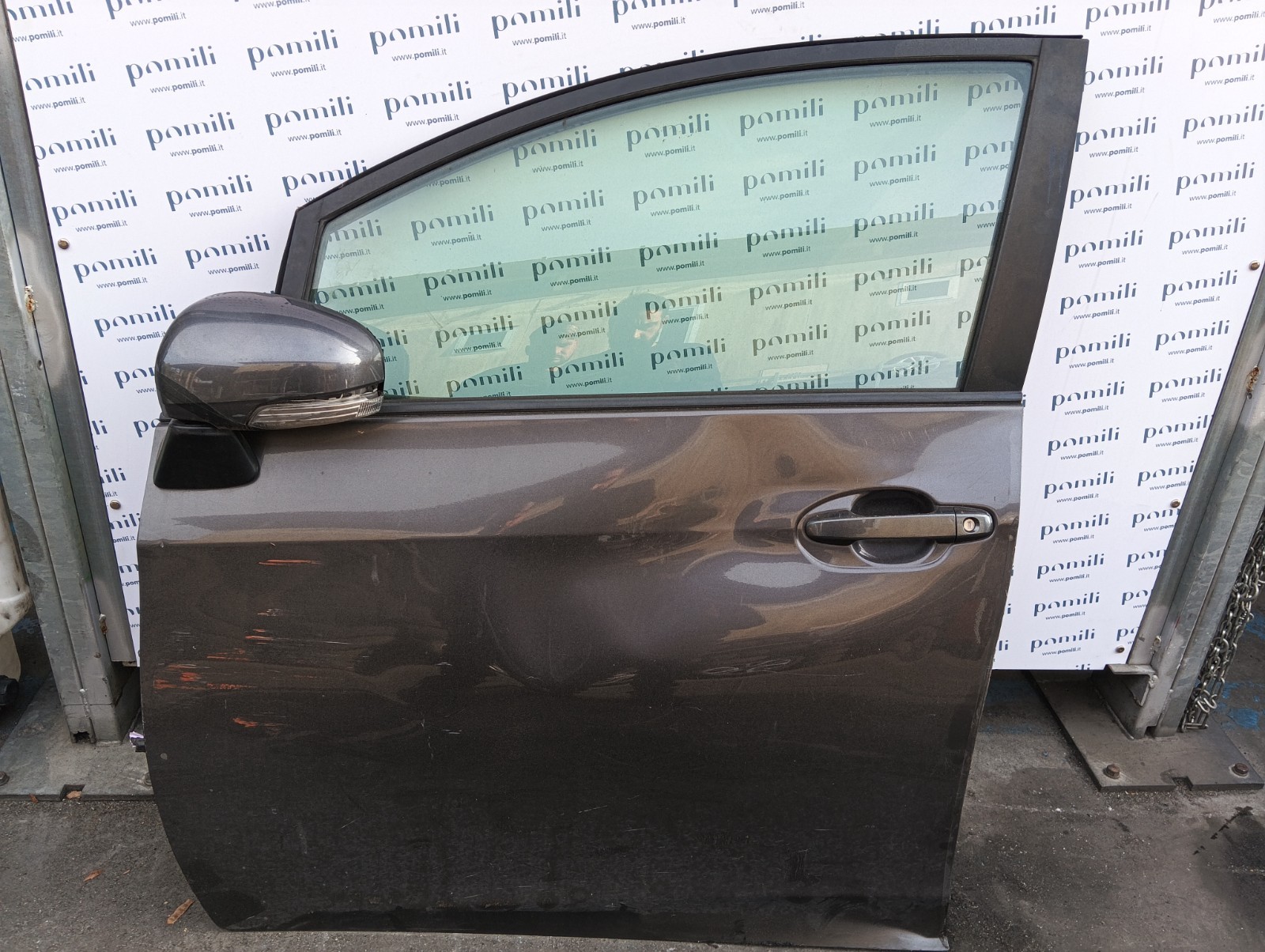 Pomili Lamierati esterni Portiera anteriore sinistra Toyota Verso S 67002-52470 usata