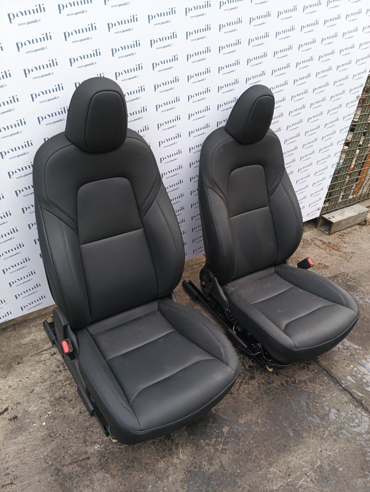 Pomili Rivestimenti interni e parti interne Set 4 sedili in pelle Tesla Model Y 164380691-B set completo usato
