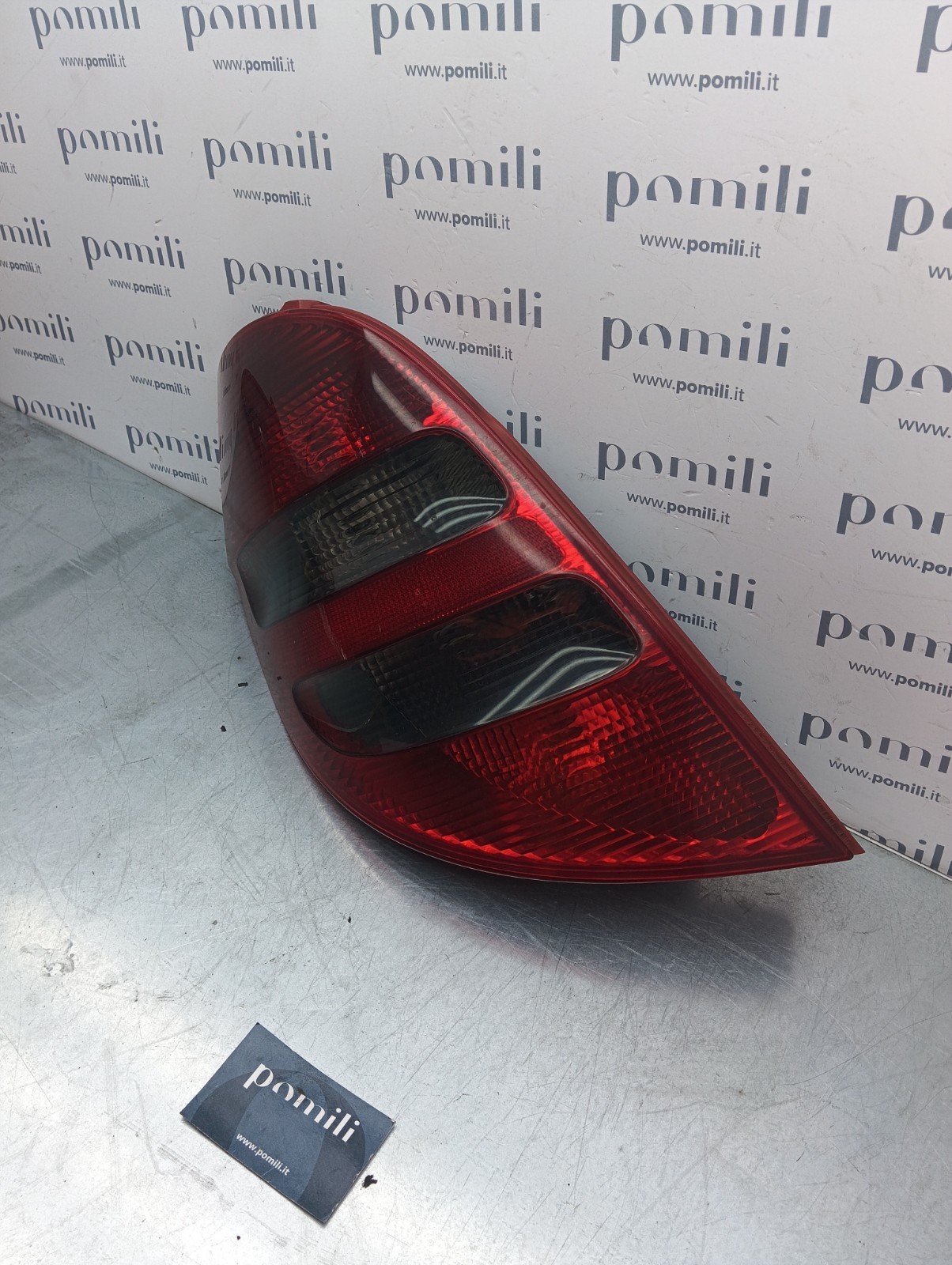 Pomili Fanaleria Mercedes-Benz A180 W169 fanale posteriore sinistro 1698200964 usato