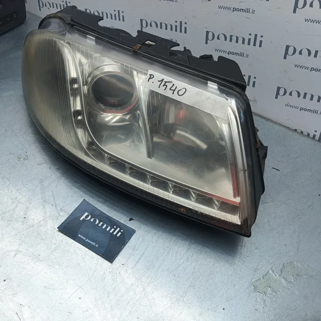 Pomili Fanaleria Volkswagen Passat Berlina Station Wagon 2005 faro destro usato