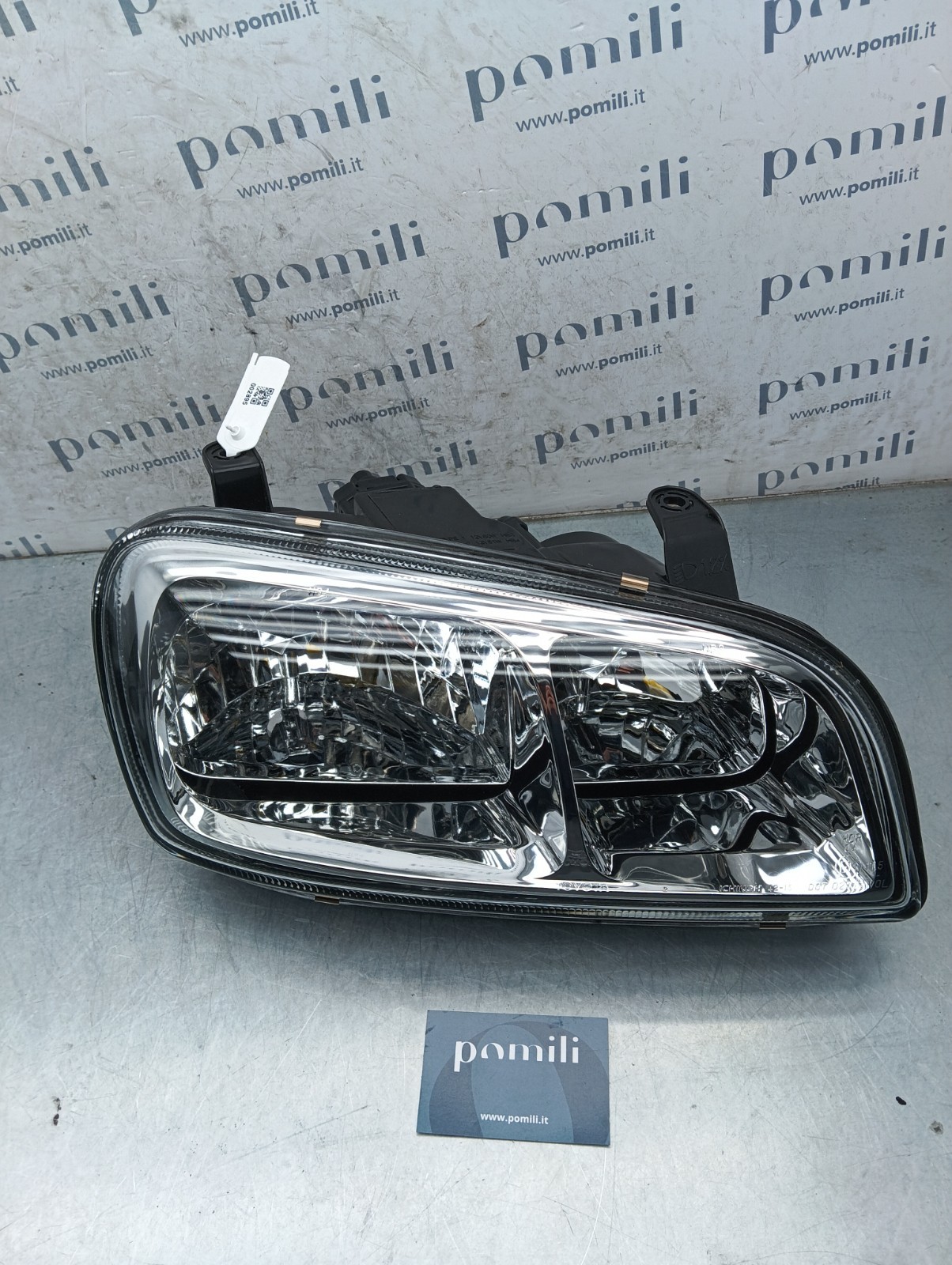 Pomili Fanaleria 81105-42110 faro anteriore destro Toyota Rav4 1994-2000