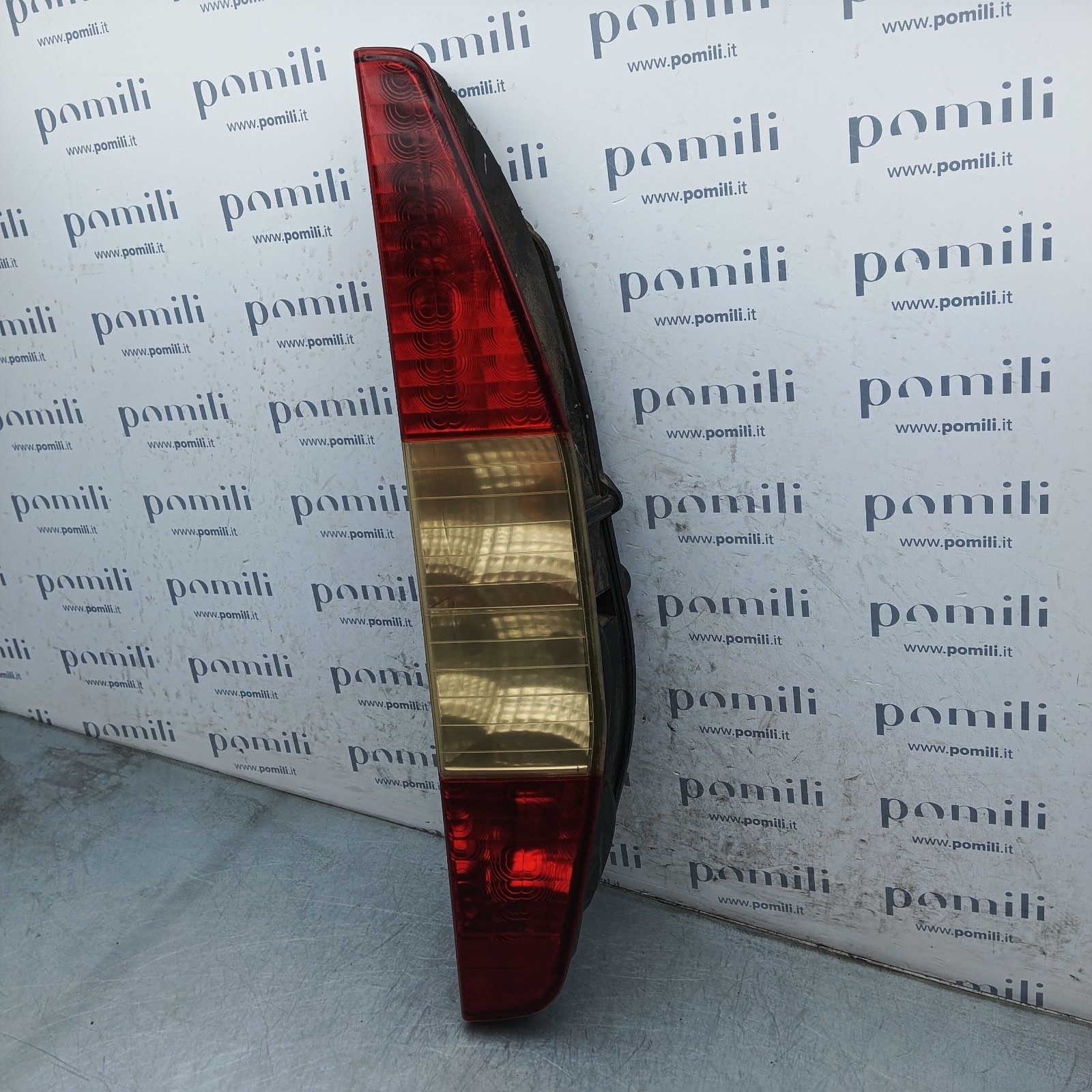 Pomili Fanaleria Fanale posteriore destro Fiat Doblò (2000-2009) 40605751 fanale usato ingiallito