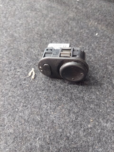 Pomili Rivestimenti interni e parti interne Interruttore regolazione retrovisore esterno Opel Agila H00 04/00–09/04