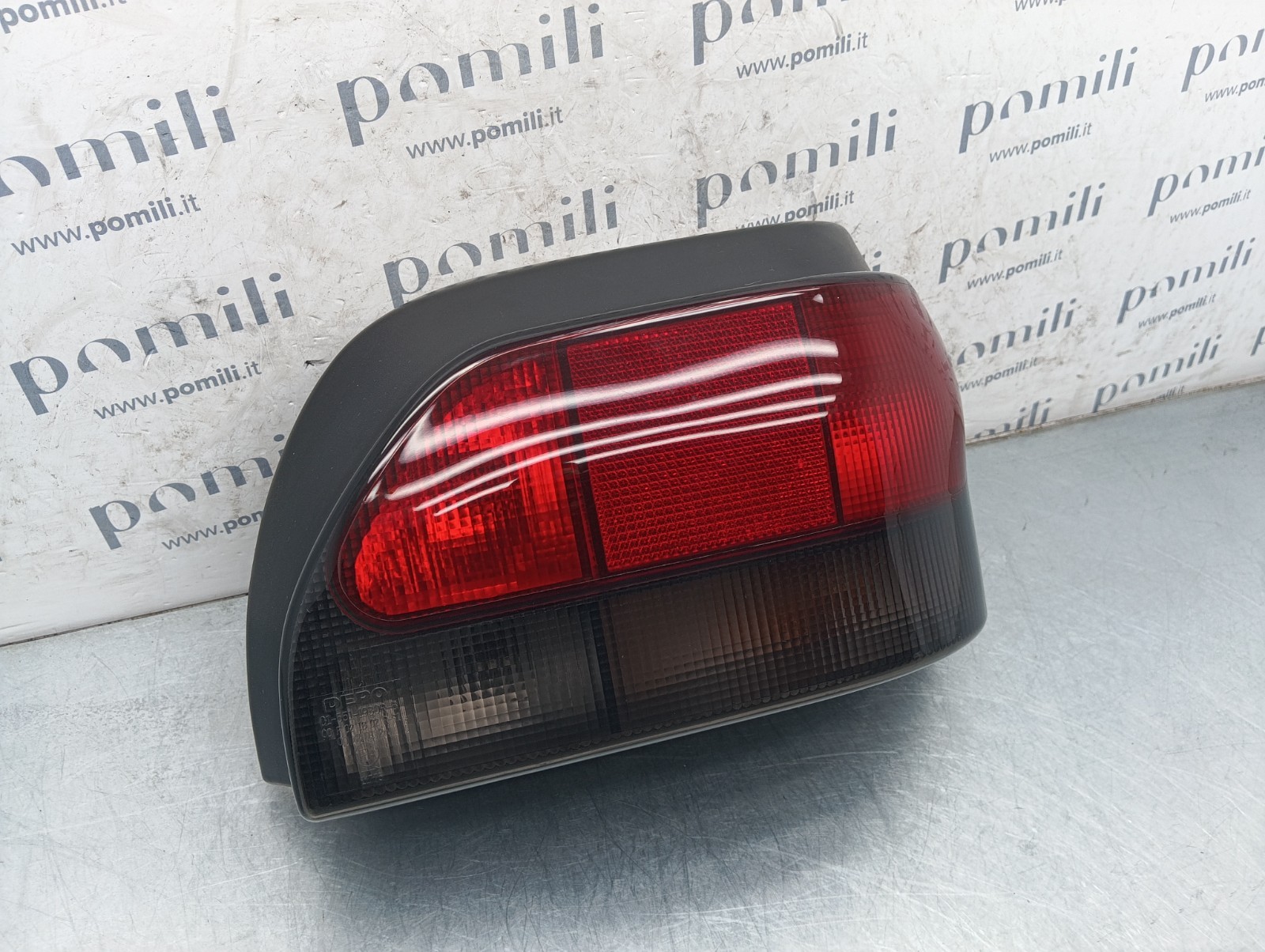 Pomili Fanaleria Renault Clio I fanale posteriore destro usato