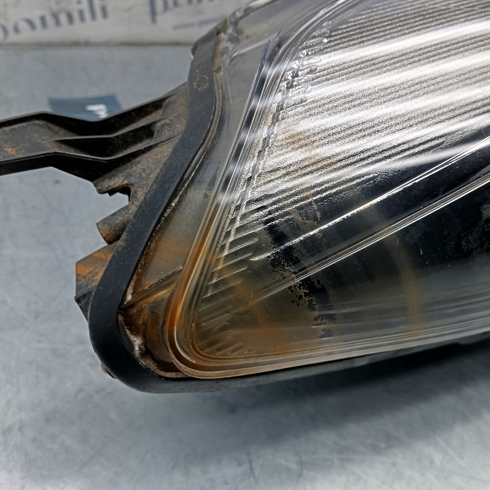 Pomili Fanaleria Faro anteriore destro base Toyota Yaris III 81110-0D450