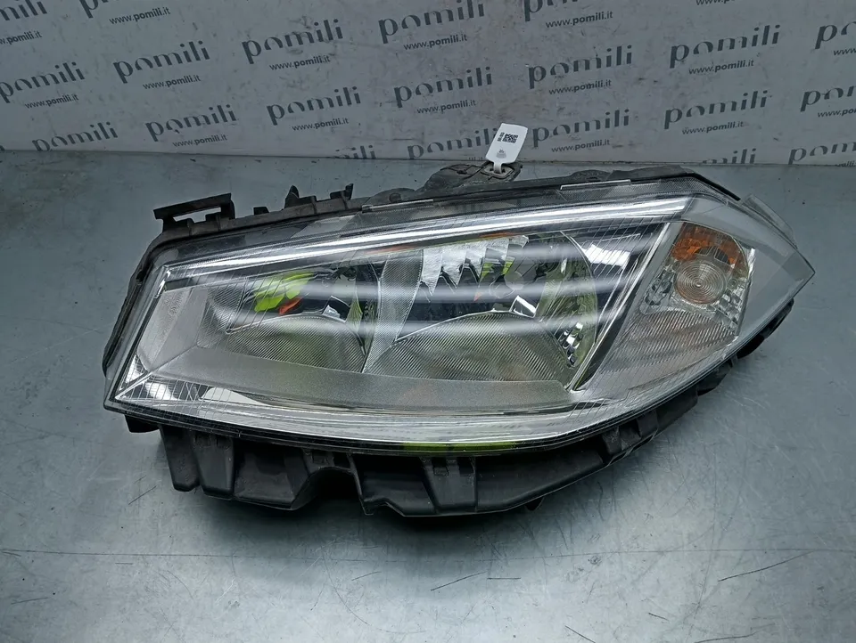 Pomili Fanaleria Renault Megane II 89306990 faro anteriore sinistro usato