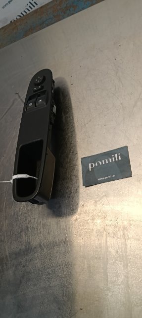 Pomili Rivestimenti interni e parti interne Blocco comandi alzacristalli e retrovisori Fiat Punto 51
