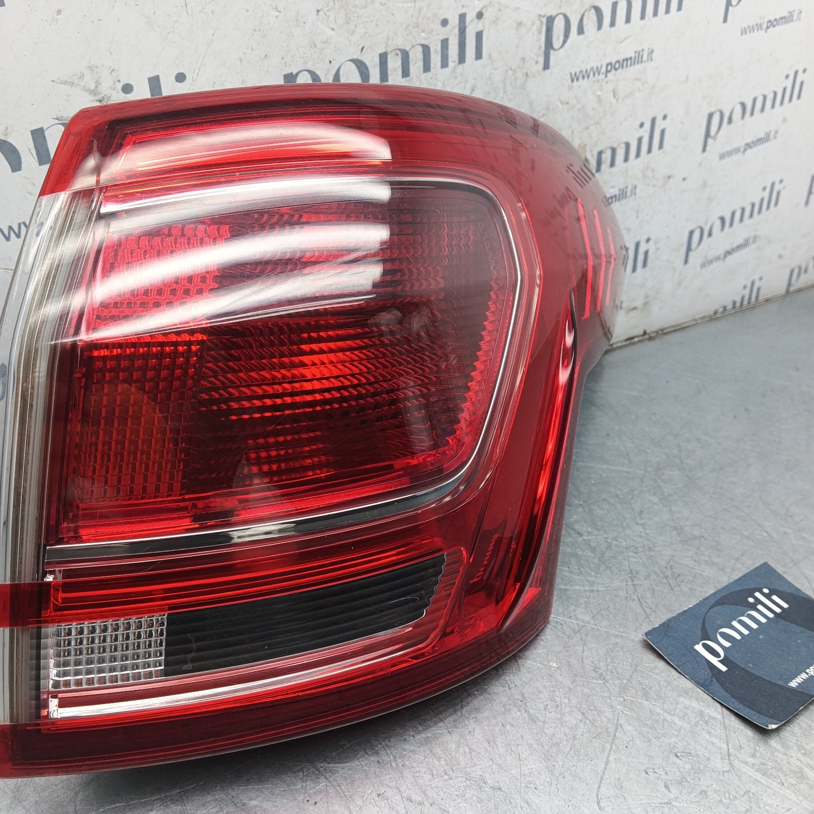 Pomili Fanaleria Ford B-Max fanale posteriore destro usato
