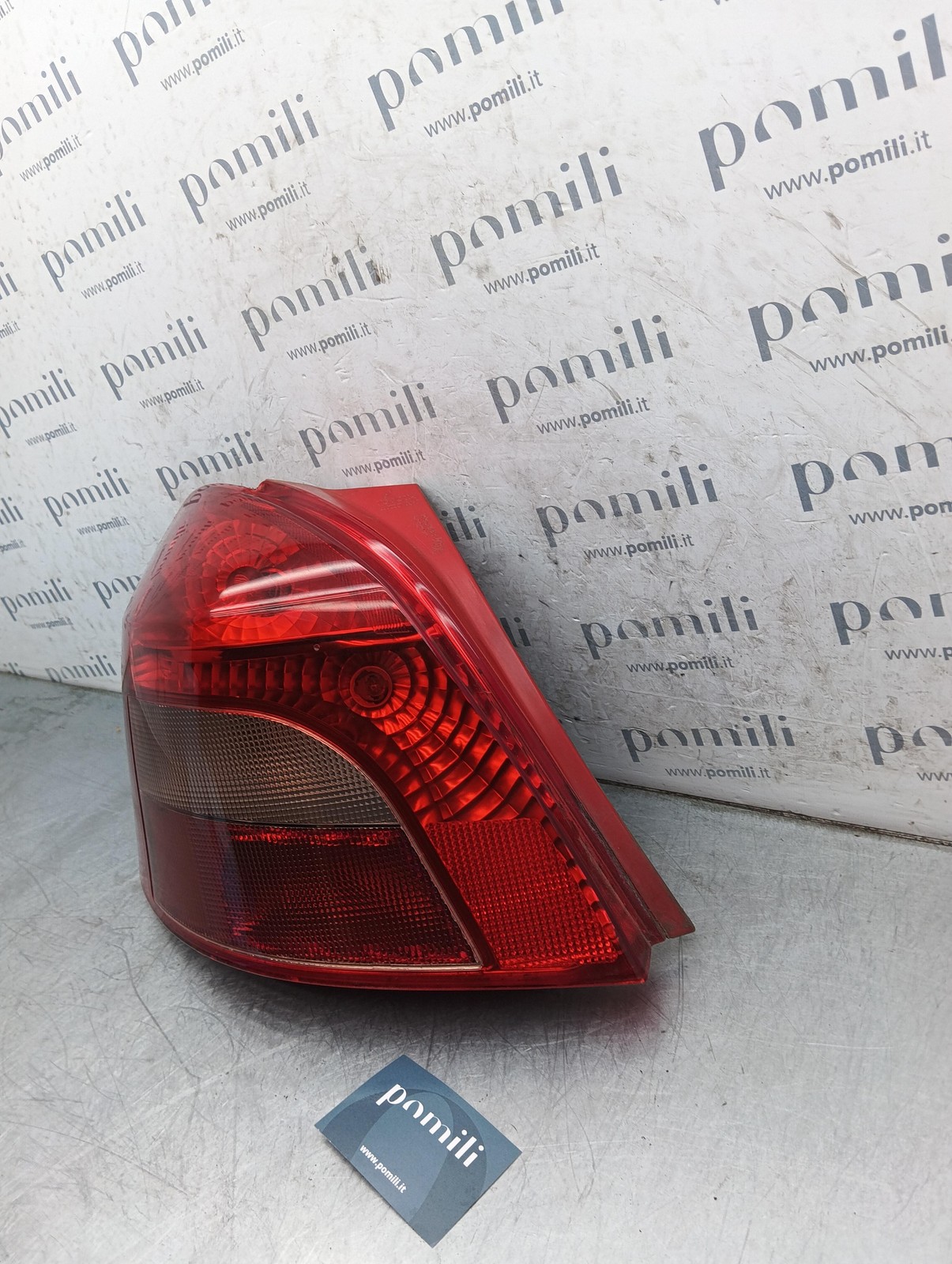 Pomili Fanaleria Toyota Yaris 005639 fanale posteriore sinistro usato