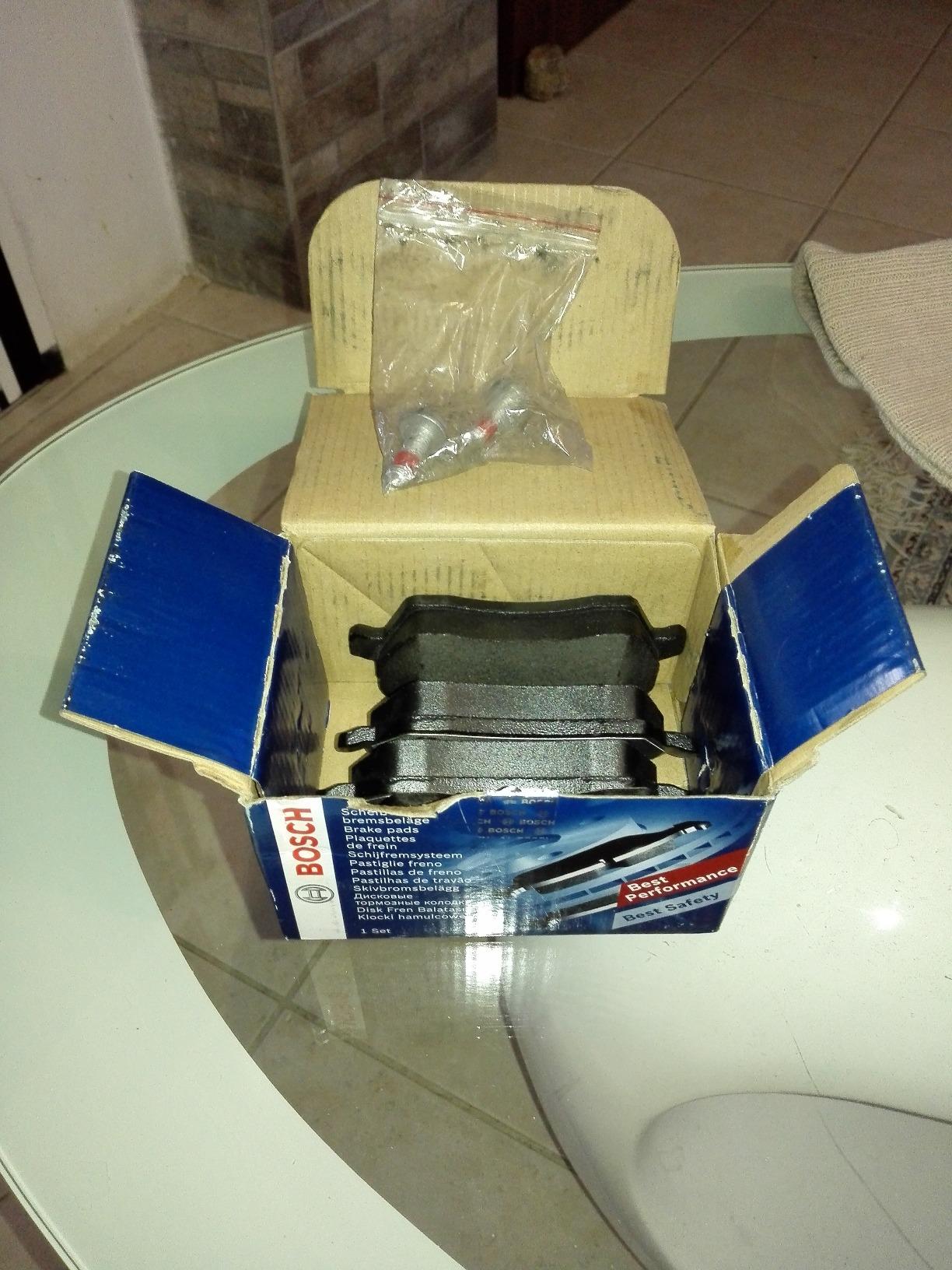 Bosch Sistema frenante 0986494592 pastiglie freno con accessori