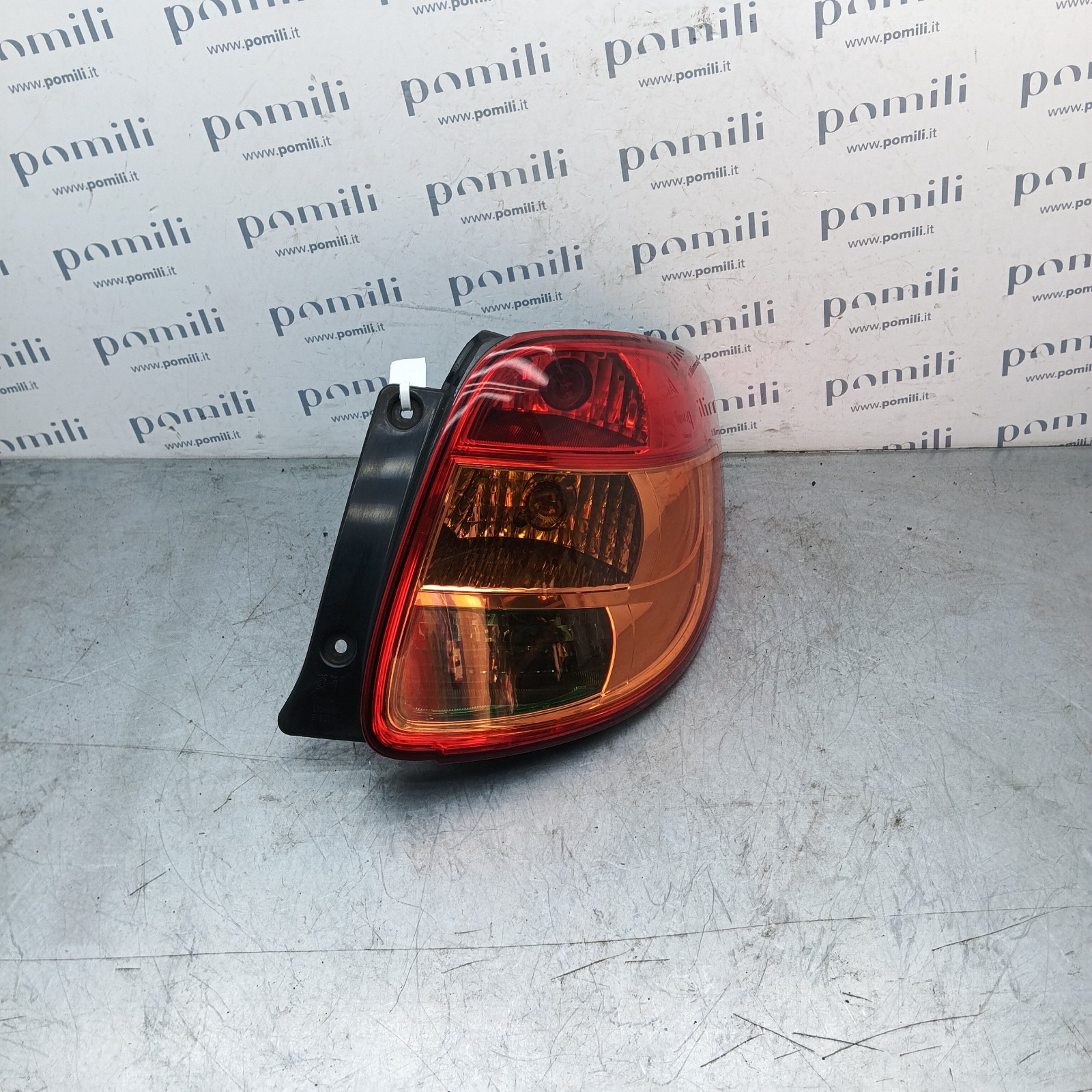 Pomili Fanaleria Fanale posteriore destro Fiat 16 220-16684 usato