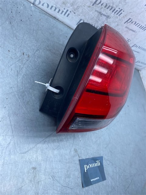 Pomili Fanaleria Fanale post. parte est. DX KIA SPORTAGE 3a Serie (03/14>06/16<)