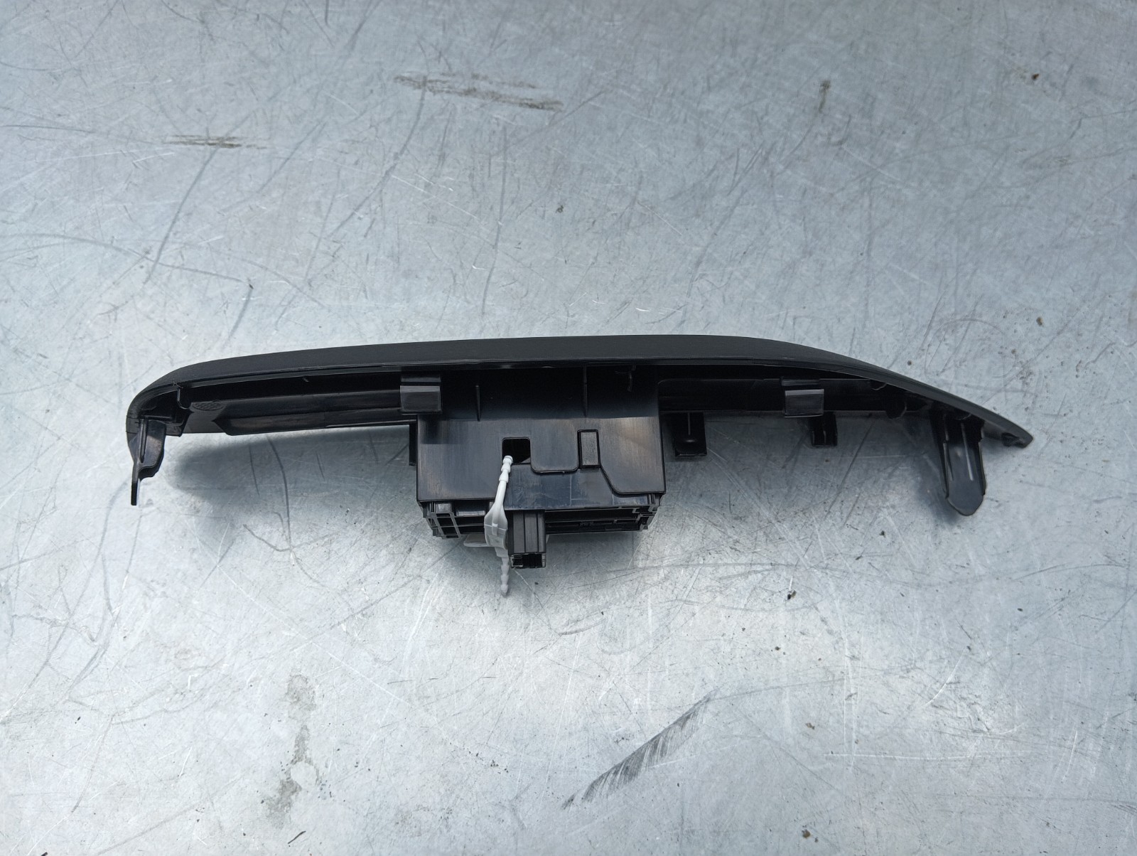 Pomili Rivestimenti interni e parti interne Pulsantiera anteriore destra Toyota Yaris 4 (2020-2026) 74231-K0080 pulsantiera usata