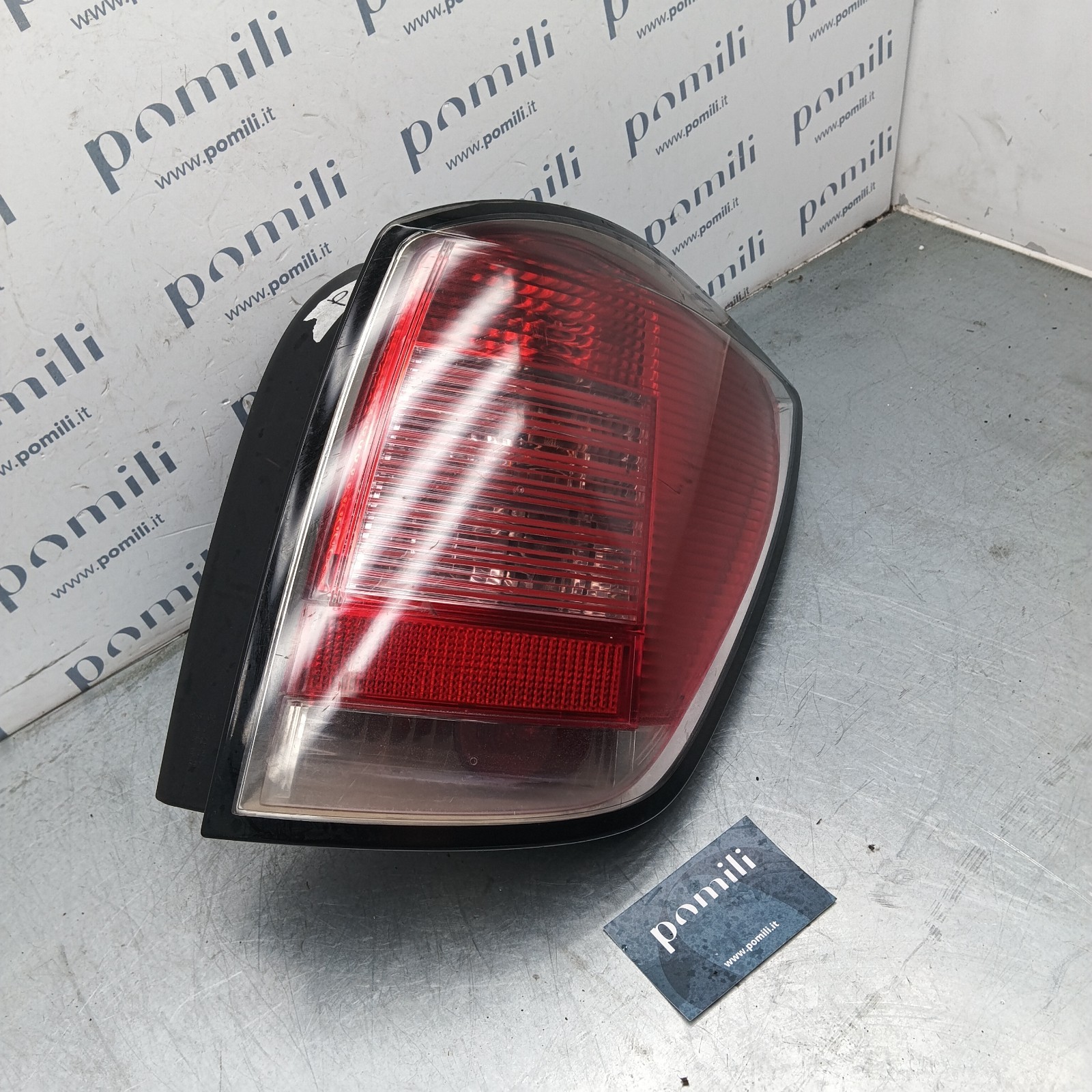 Pomili Fanaleria Opel Astra H SW fanale posteriore destro usato 24451840