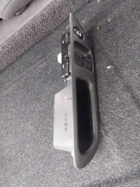 Pomili Rivestimenti interni e parti interne alzacristalli Opel Agila H00 04/00-09/04
