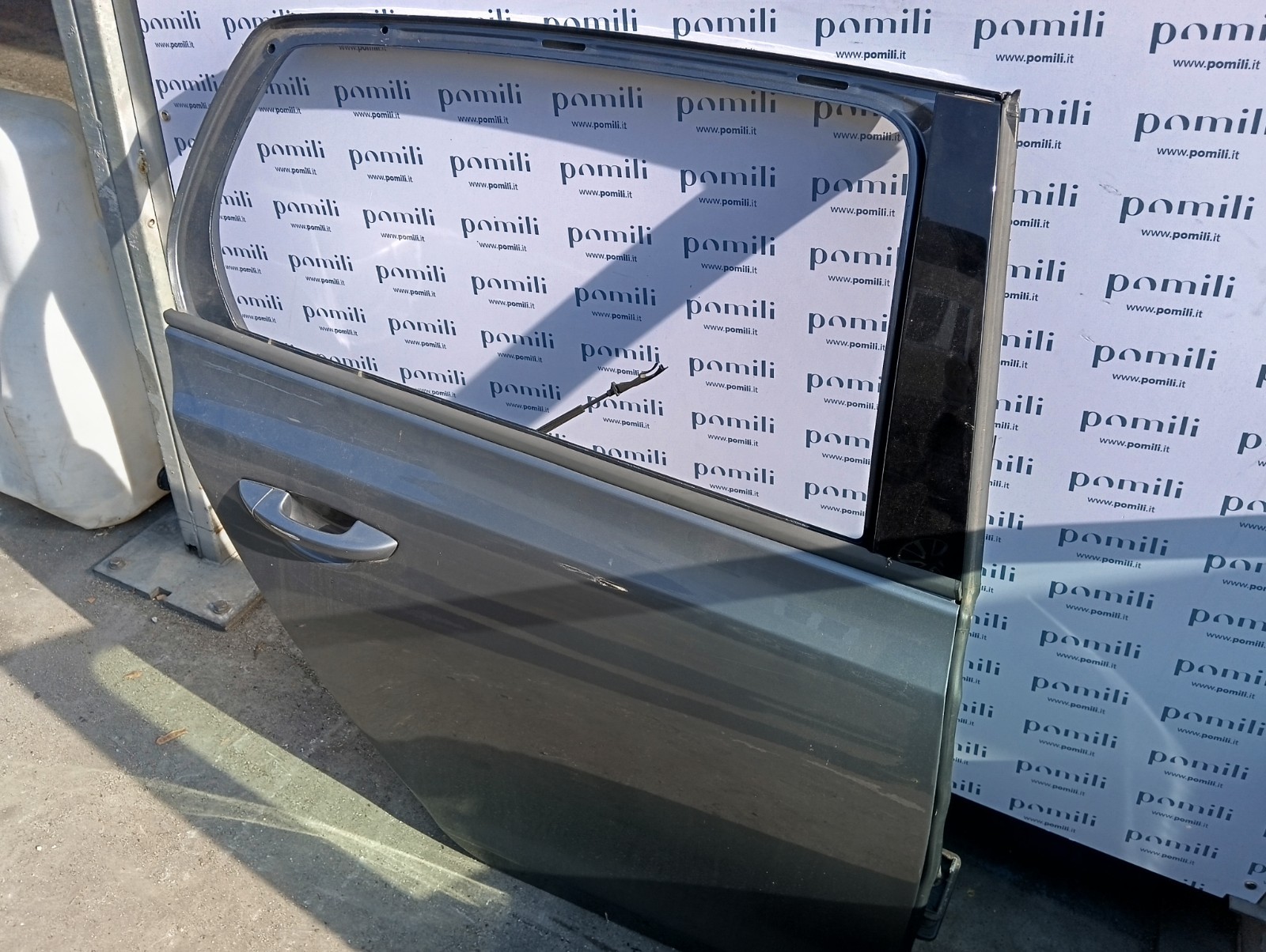Pomili Lamierati esterni Golf VI portiera posteriore destra 5GM-833-056-C usata