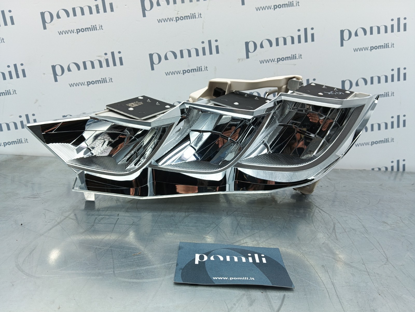 Pomili Fanaleria Toyota Yaris P21 gruppo ottico faro anteriore sinistro 81170-K0080