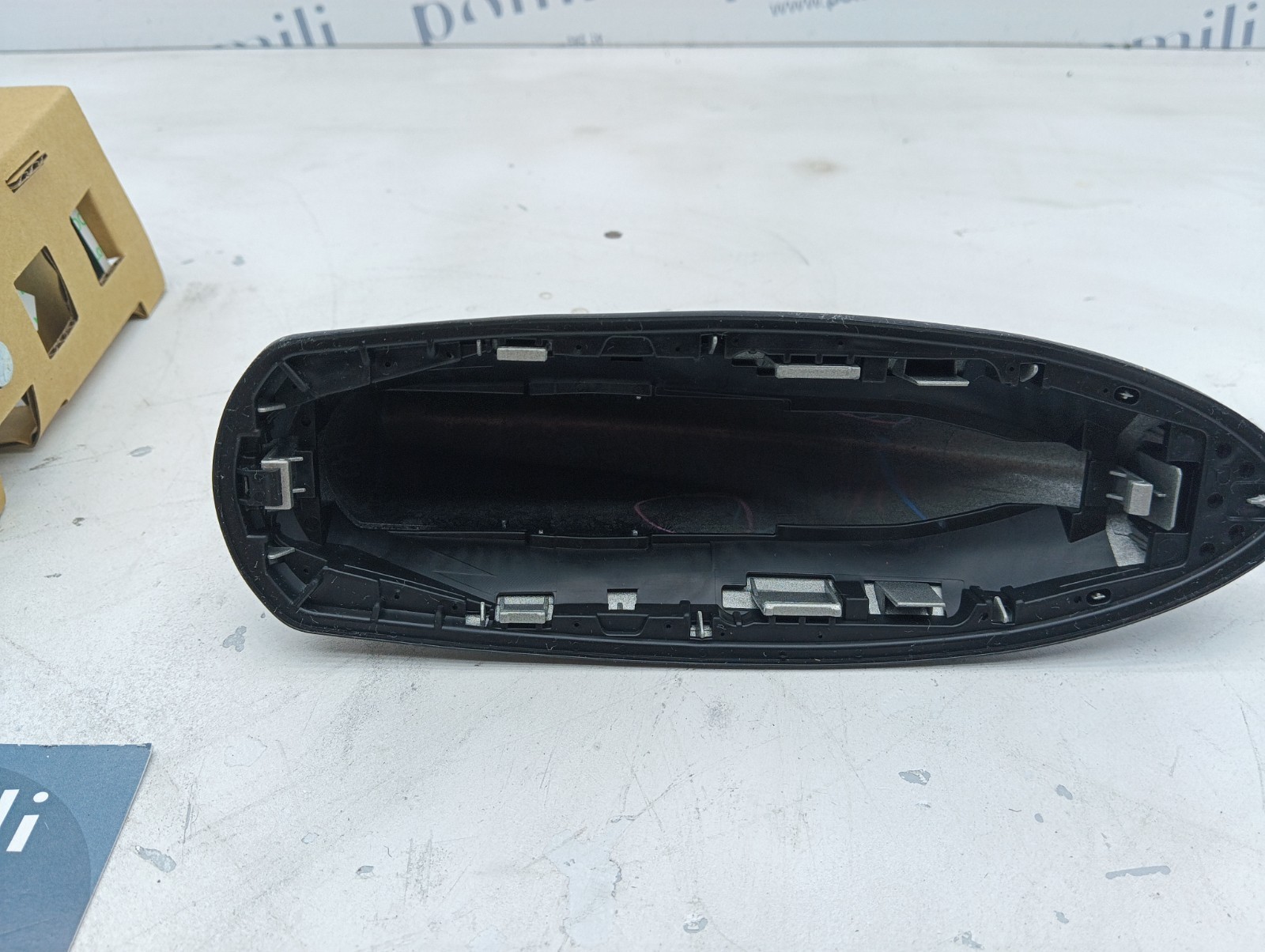 Pomili Elettronica/batteria ibride cover antenna Corolla 86077-47020-B7 nuova