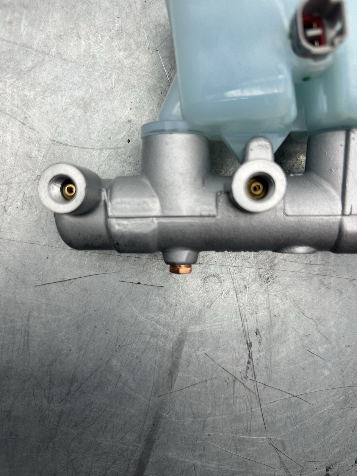 Pomili Freni e ricambi Pompa Cilindro Maestro Freno Toyota Land Cruiser 120 Prado 47201-60660 nuova