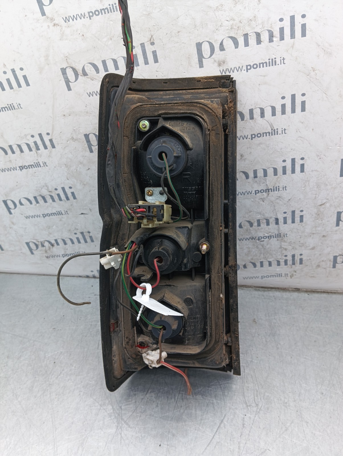 Pomili Fanaleria Nissan Pathfinder fanale posteriore destro usato