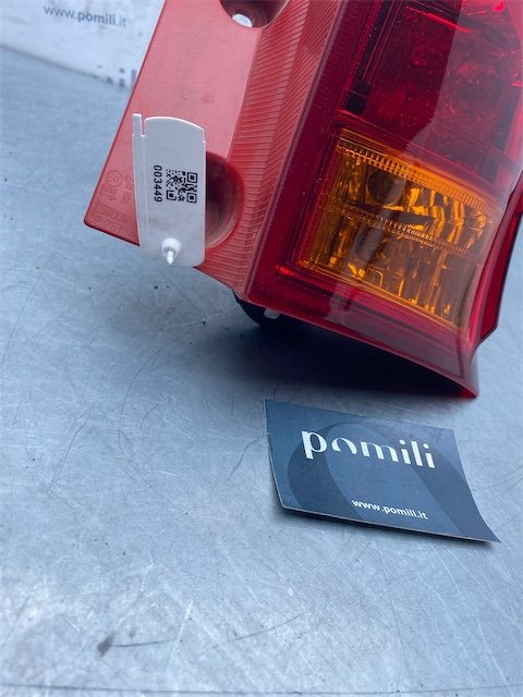 Pomili Auris (11/12-) fanale posteriore esterno destro