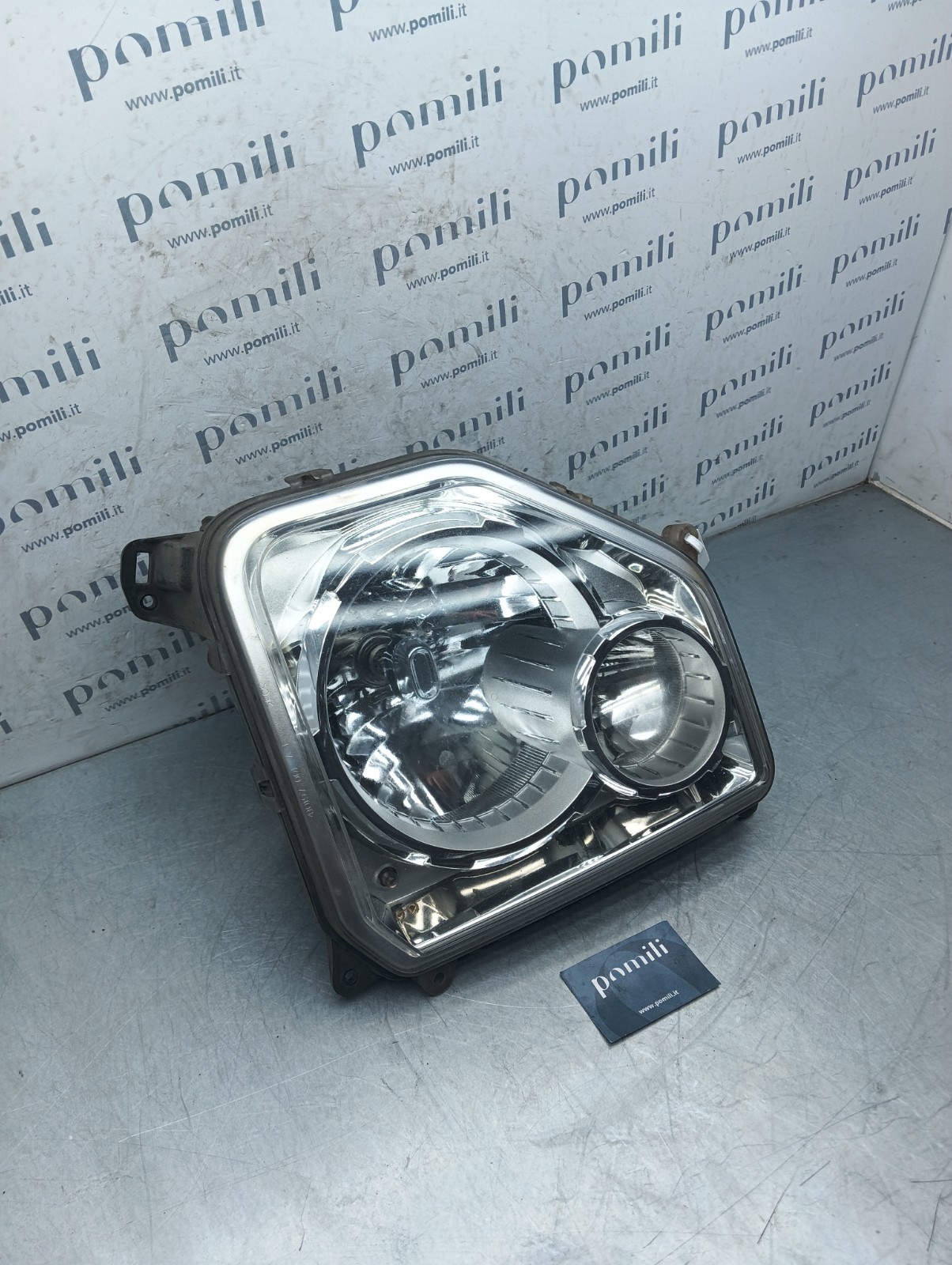Pomili Fanaleria Faro anteriore Jeep Cherokee KK 300163A destro usato