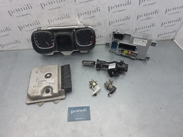 Pomili Motore e cambio con supporti Kit accensione completo con chiave Fiat Panda 312 usato